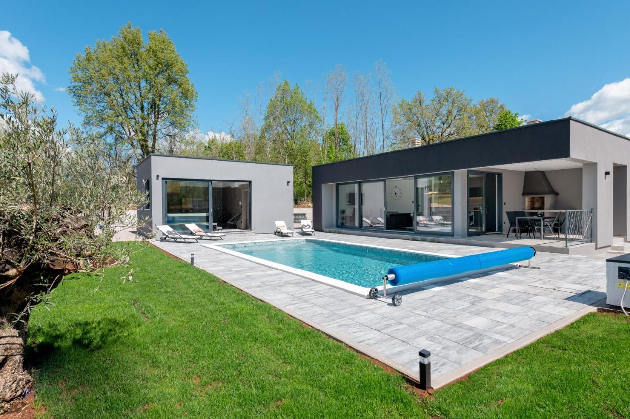 Green Luxury II With Heated Pool, Jacuzzi & Sauna Ruzici  Экстерьер фото