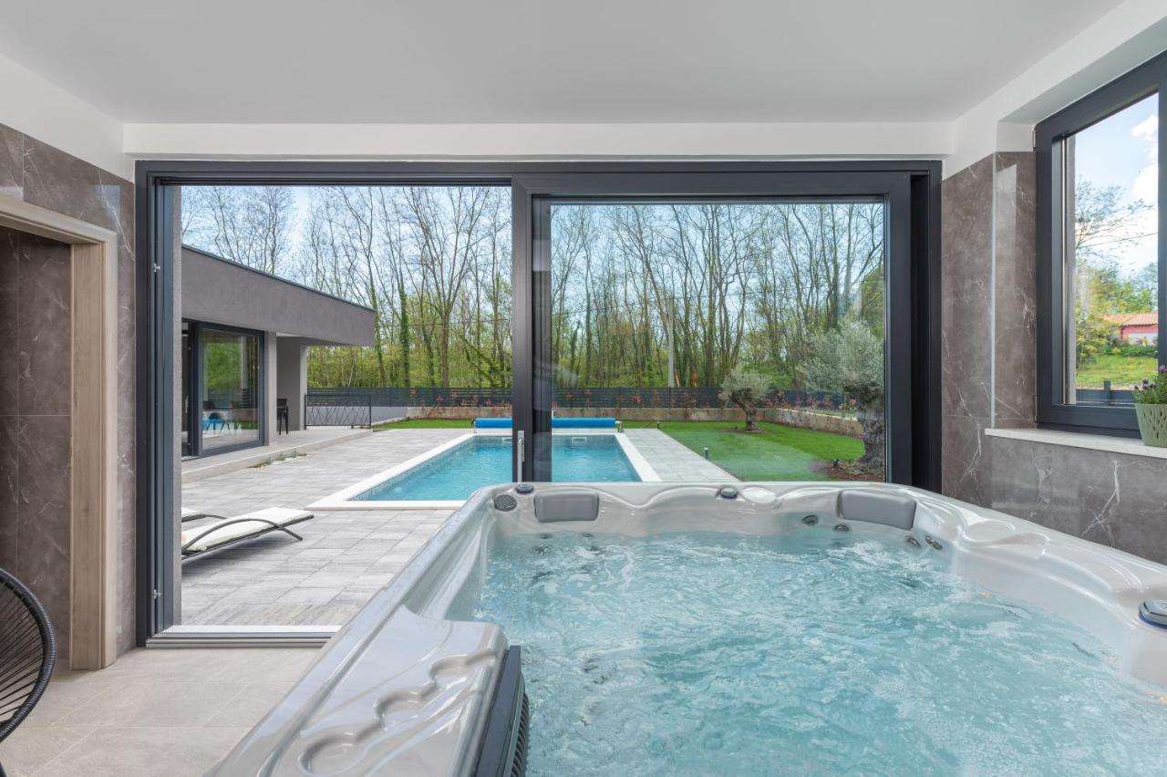 Green Luxury II With Heated Pool, Jacuzzi & Sauna Ruzici  Экстерьер фото